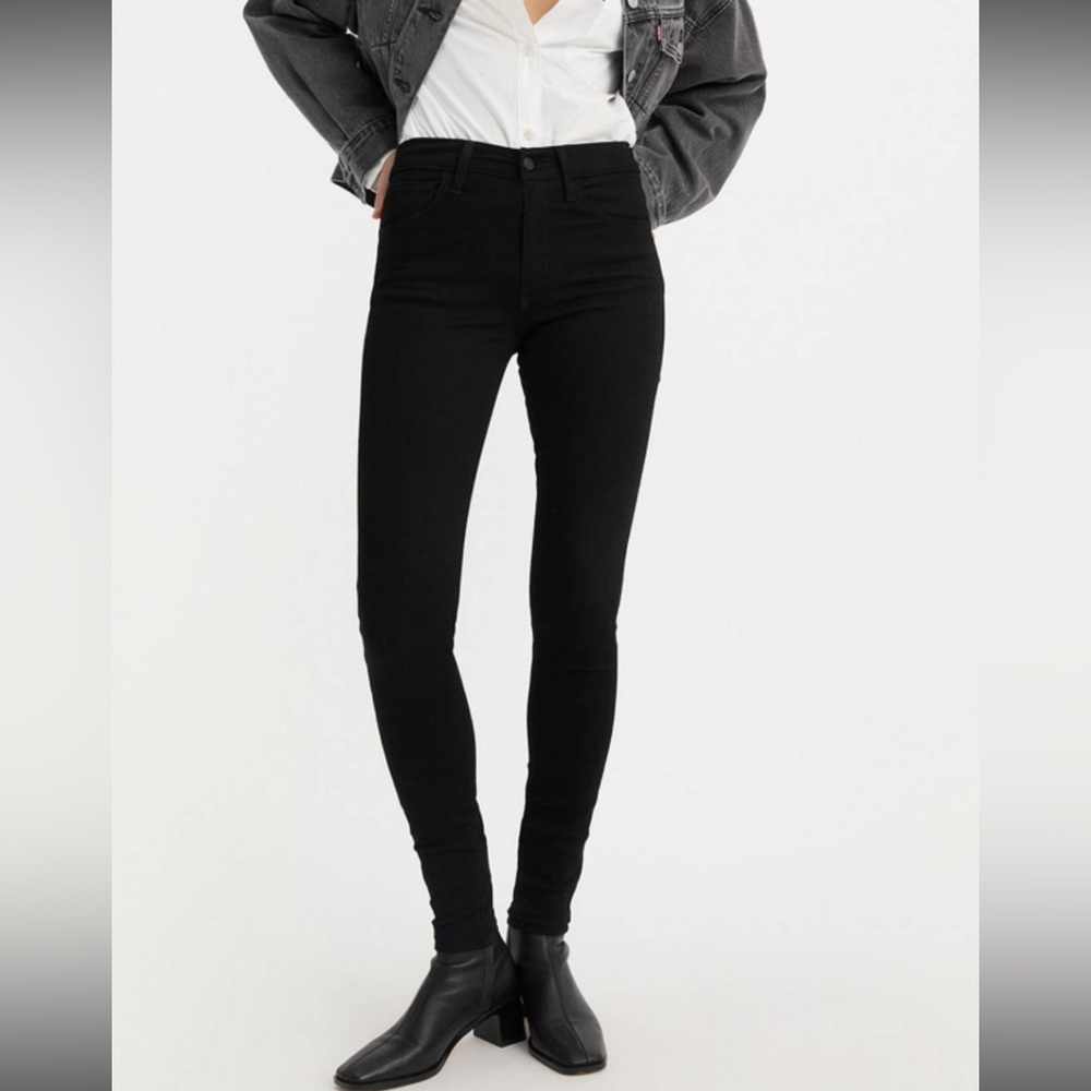 Levi’s 311 Shaping Skinny Jeans